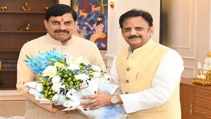 CM Dr. Yadavs efforts for Rewa-Delhi, Indore Air Services hailed